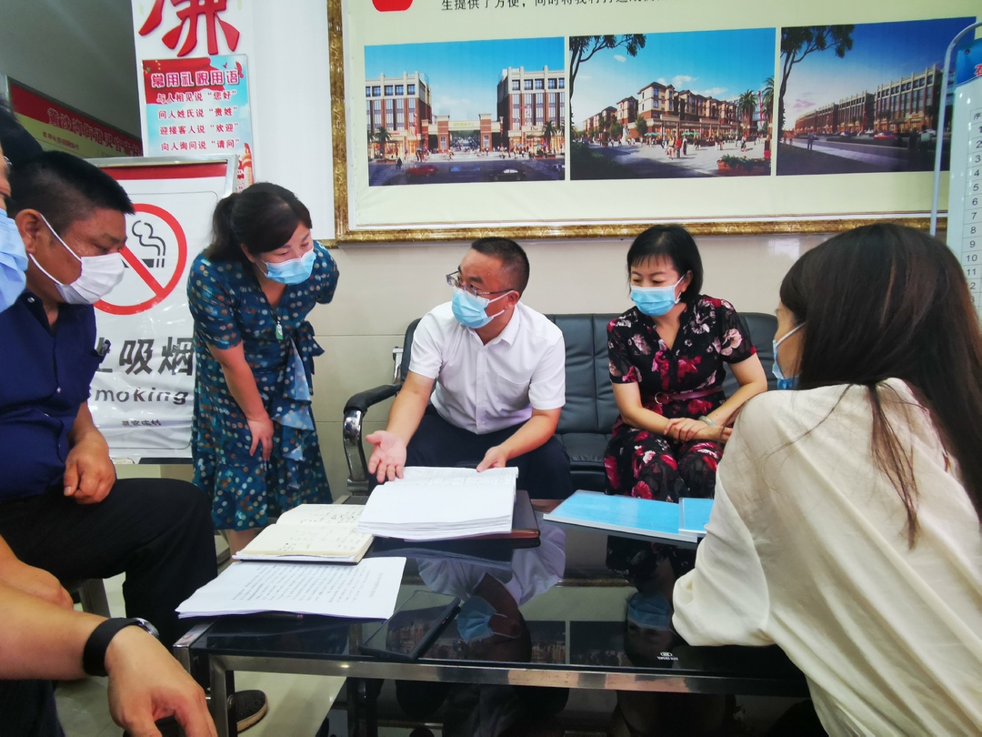 颜和平率队督导“三码联查”及疫苗接种工作