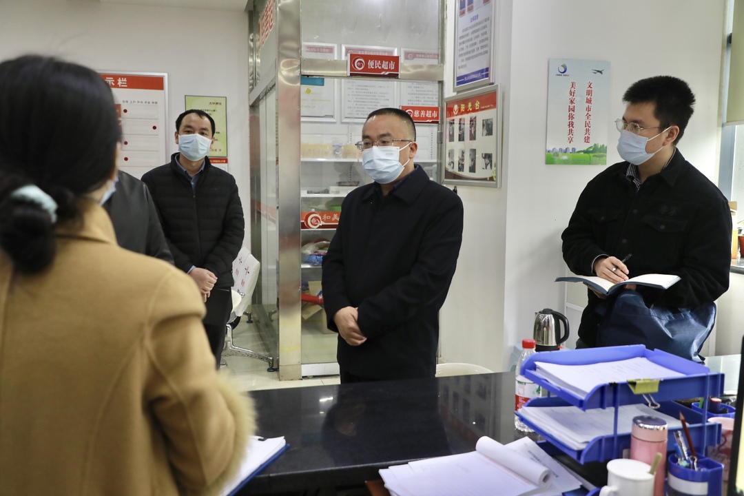 坚决守住“边”、管住“人”，颜和平暗访疫情防控工作