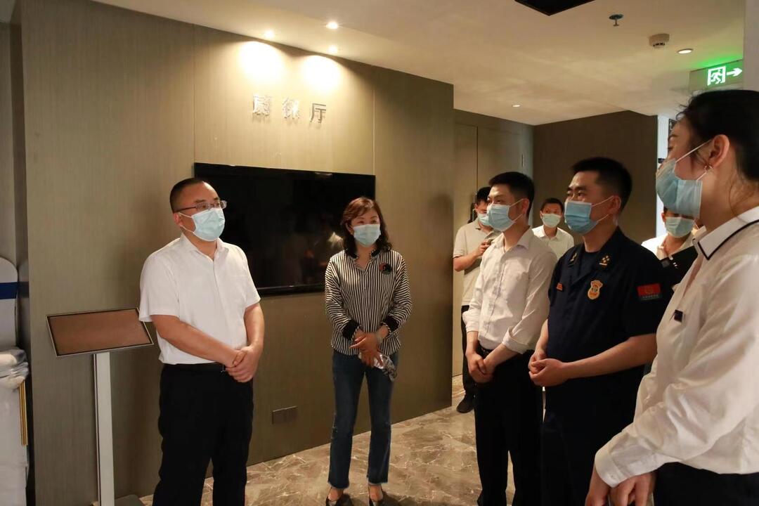 绷紧安全弦！颜和平督查“五一”节前安全生产、疫情防控等工作