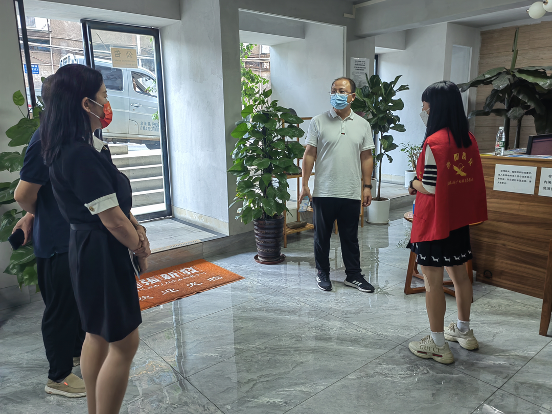 区领导督导文旅体行业安全生产和疫情防控工作