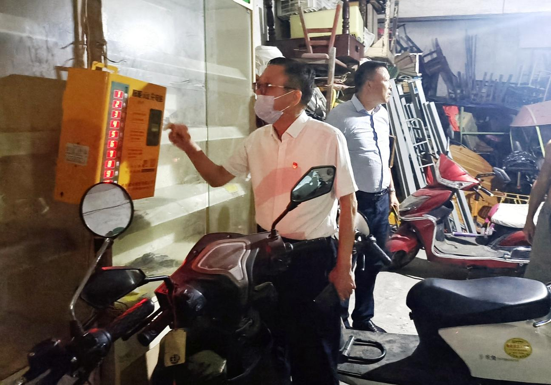 石鼓区人大主要领导调研指导街道重点工作