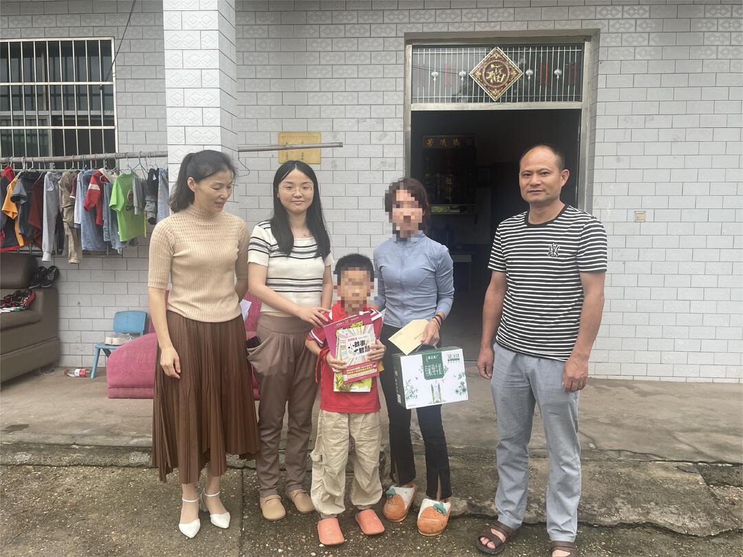 石鼓区妇联携手黄沙湾街道妇联、朝阳村妇联开展六一儿童节慰问活动