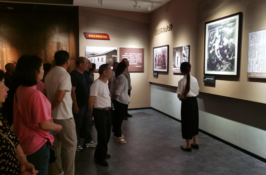 进步社区开展“七一”主题党日活动