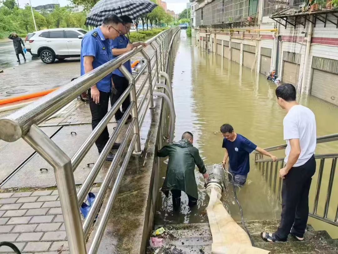 石鼓區(qū)全力迎戰(zhàn)強(qiáng)降雨，確保群眾安全