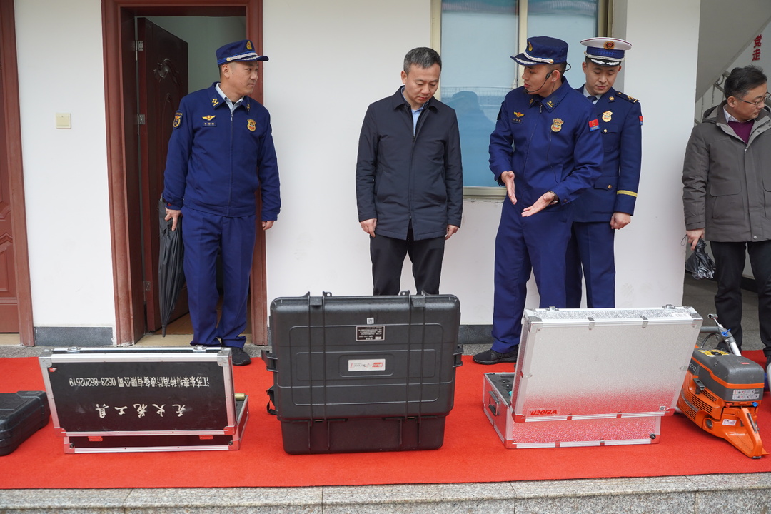 赵波深入来雁塔消防站调研工作