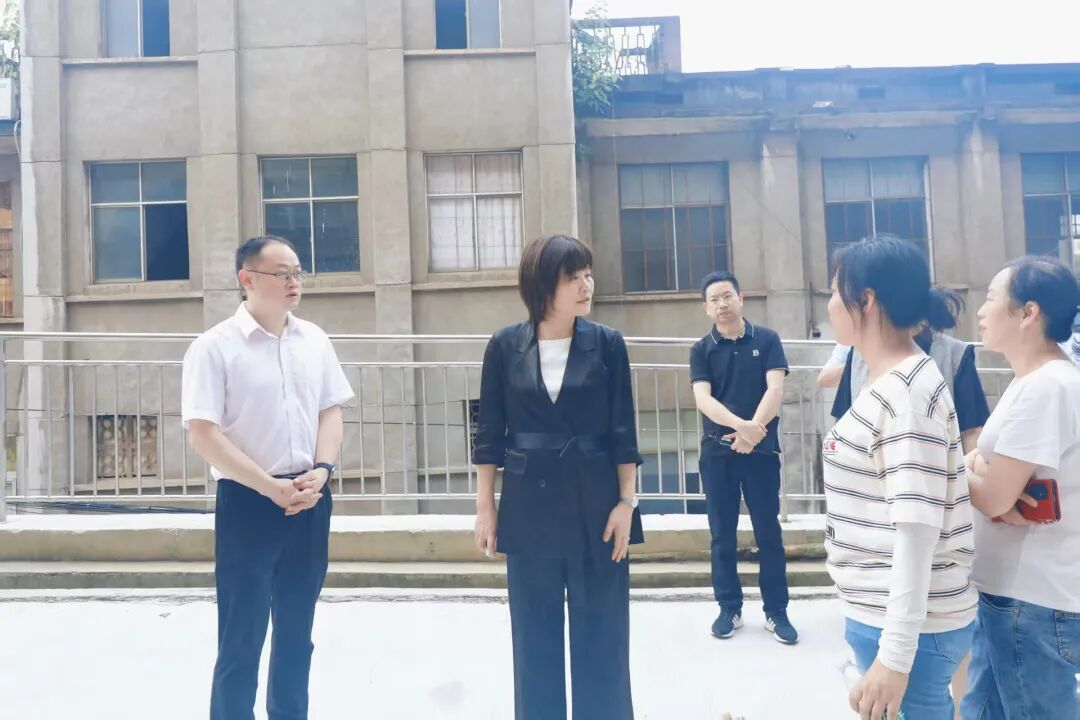 谢海蓉以“四不两直”方式暗访督导安全生产工作