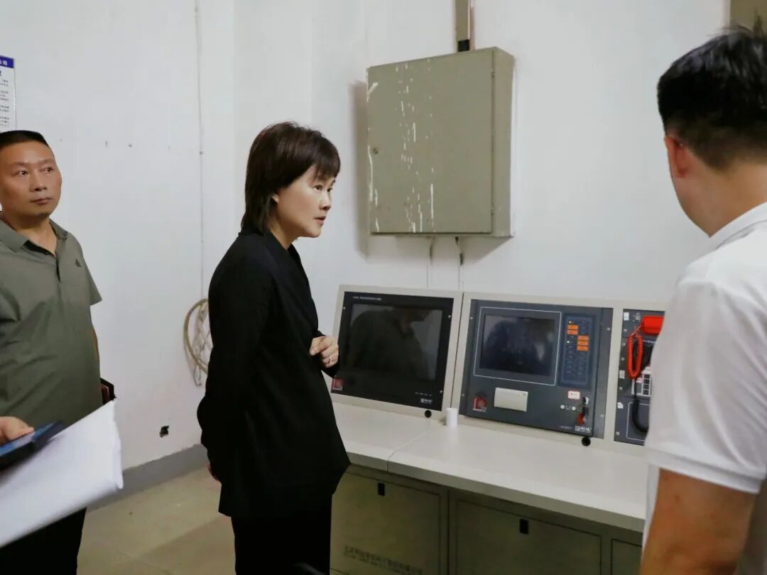 谢海蓉调研名家物业冠城江景小区消防安全隐患整改工作