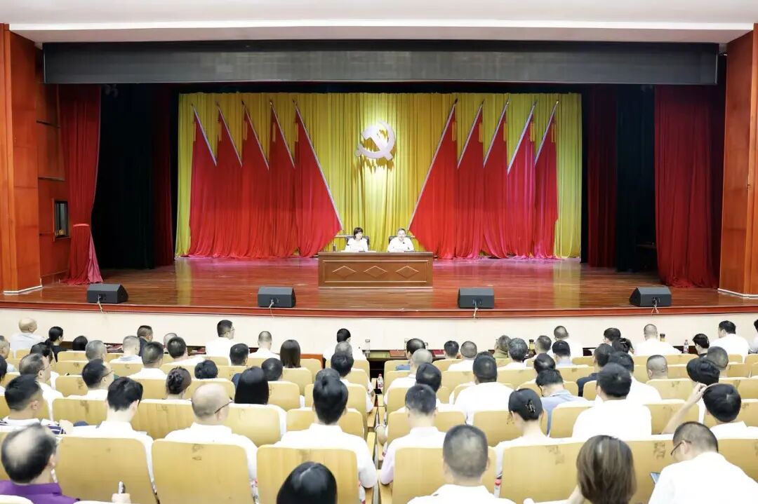 谢海蓉讲授树立和践行正确政绩观学习教育专题党课