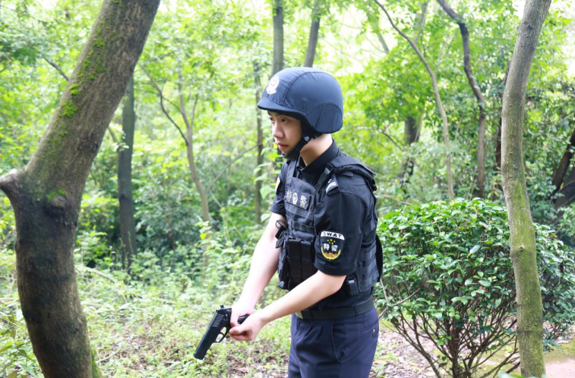【石鼓先锋 向光而行】系列报道 ④：衡阳市公安局石鼓分局刑侦大队民警雷亮：刑侦一线砺尖刀，党旗之下铸忠诚