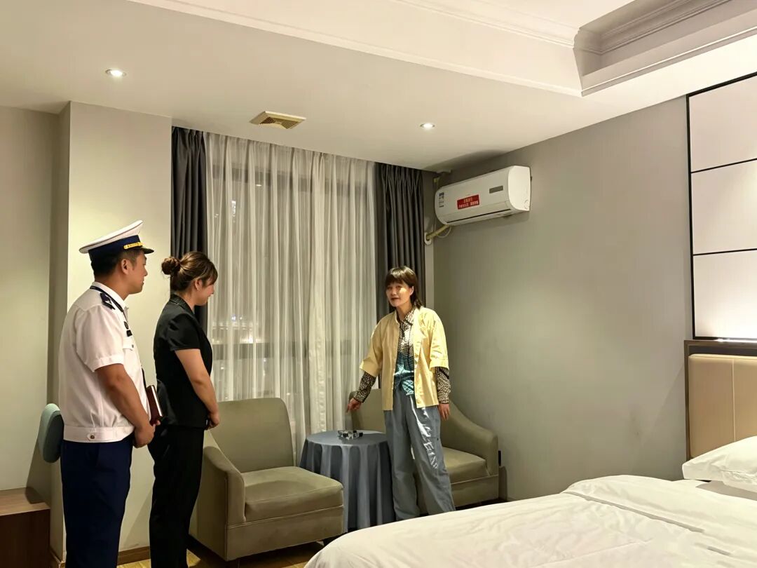谢海蓉带队开展消防安全集中夜查行动