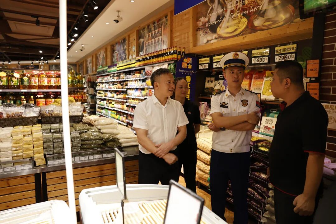 赵波带队开展消防安全集中夜查行动