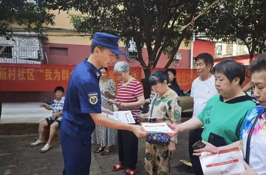 【石鼓先锋 向光而行】系列报道⑧：石鼓区消防救援大队部党支部  ：党旗领航铸蓝魂，筑牢平安家园
