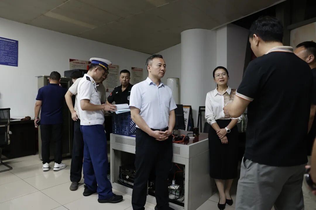 赵波开展消防安全夜查行动