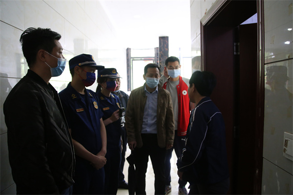 石鼓区消防救援大队联合多部门开展学校周边群租自建房安全排查整治