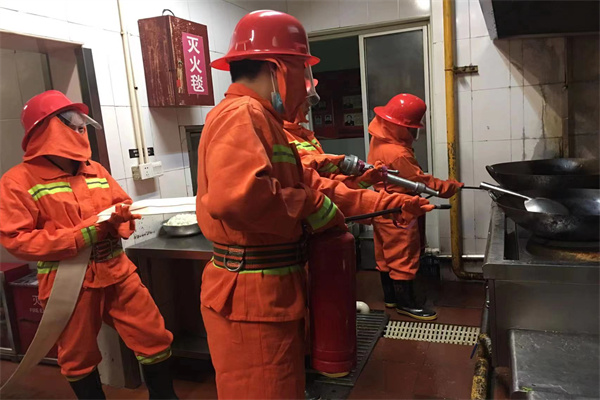 石鼓区消防救援大队深入辖区重点单位开展消防安全培训及演练活动