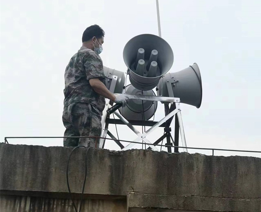 区人防办开展新增警报器检测检修工作