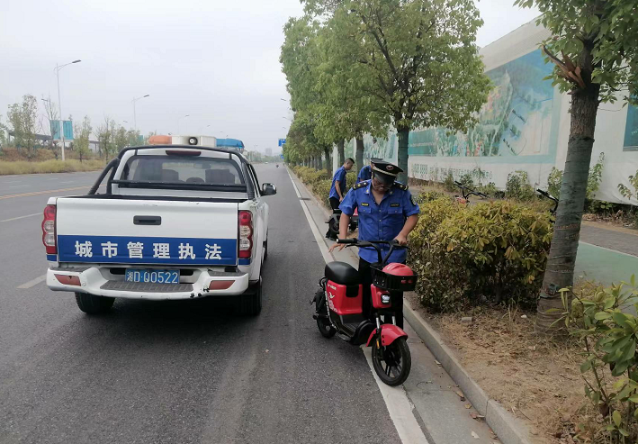 合江街道开展共享单车整治行动