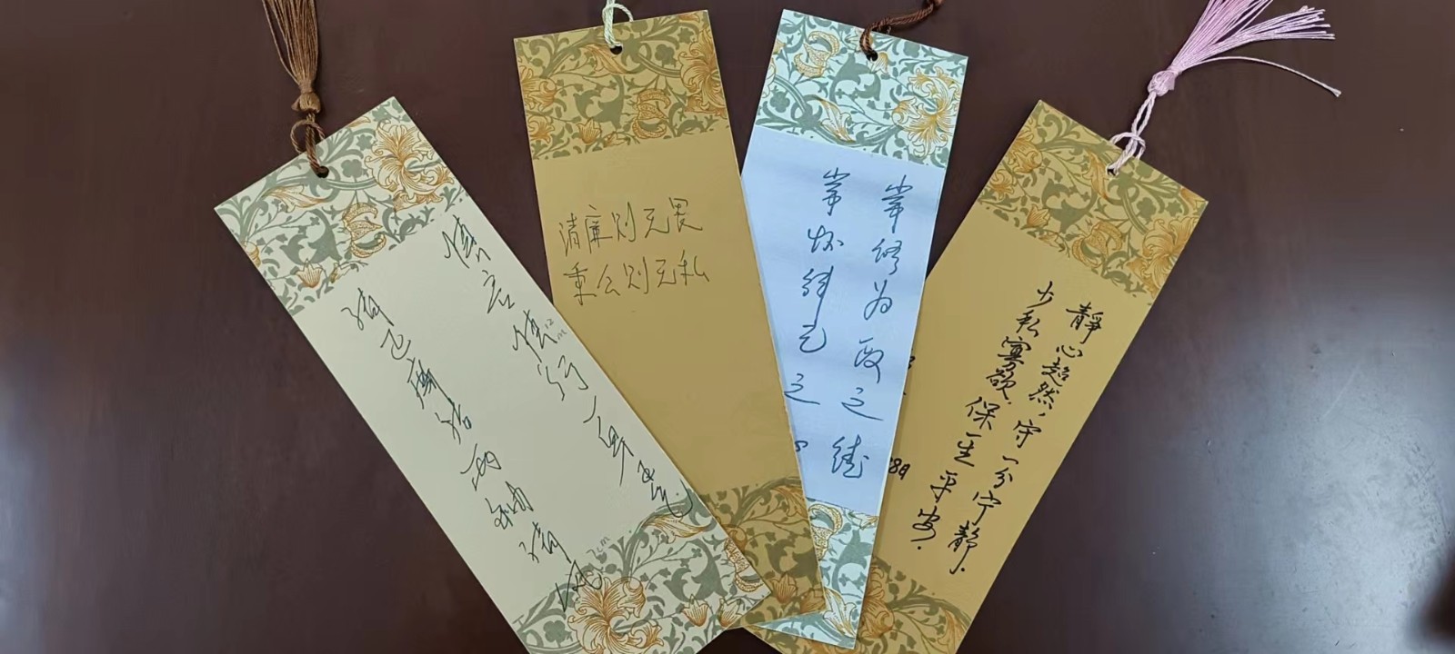 区总工会开展“廉洁清风伴我行” 廉洁书签书写比赛活动