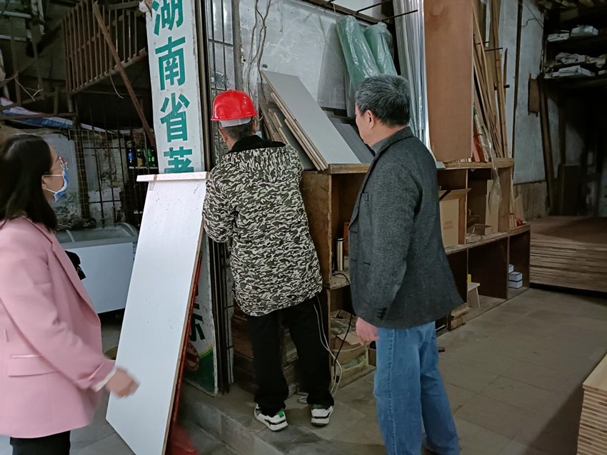 石鼓区人防办开展“人防多合一”场所消防安全检查