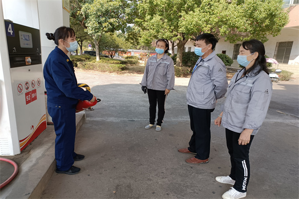 石鼓区消防救援大队深入辖区加油站开展消防安全培训活动