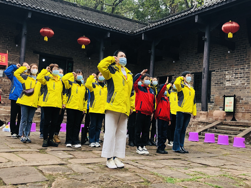 在衡阳保卫战纪念馆，五一路小学党员“政治生日”这样过