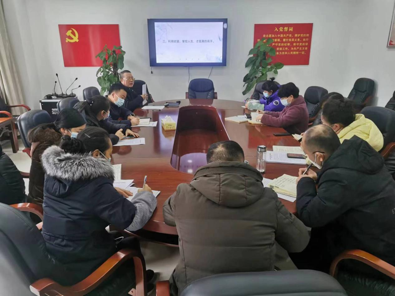 石鼓区纪委监委党总支第三支部开展廉政专题党课