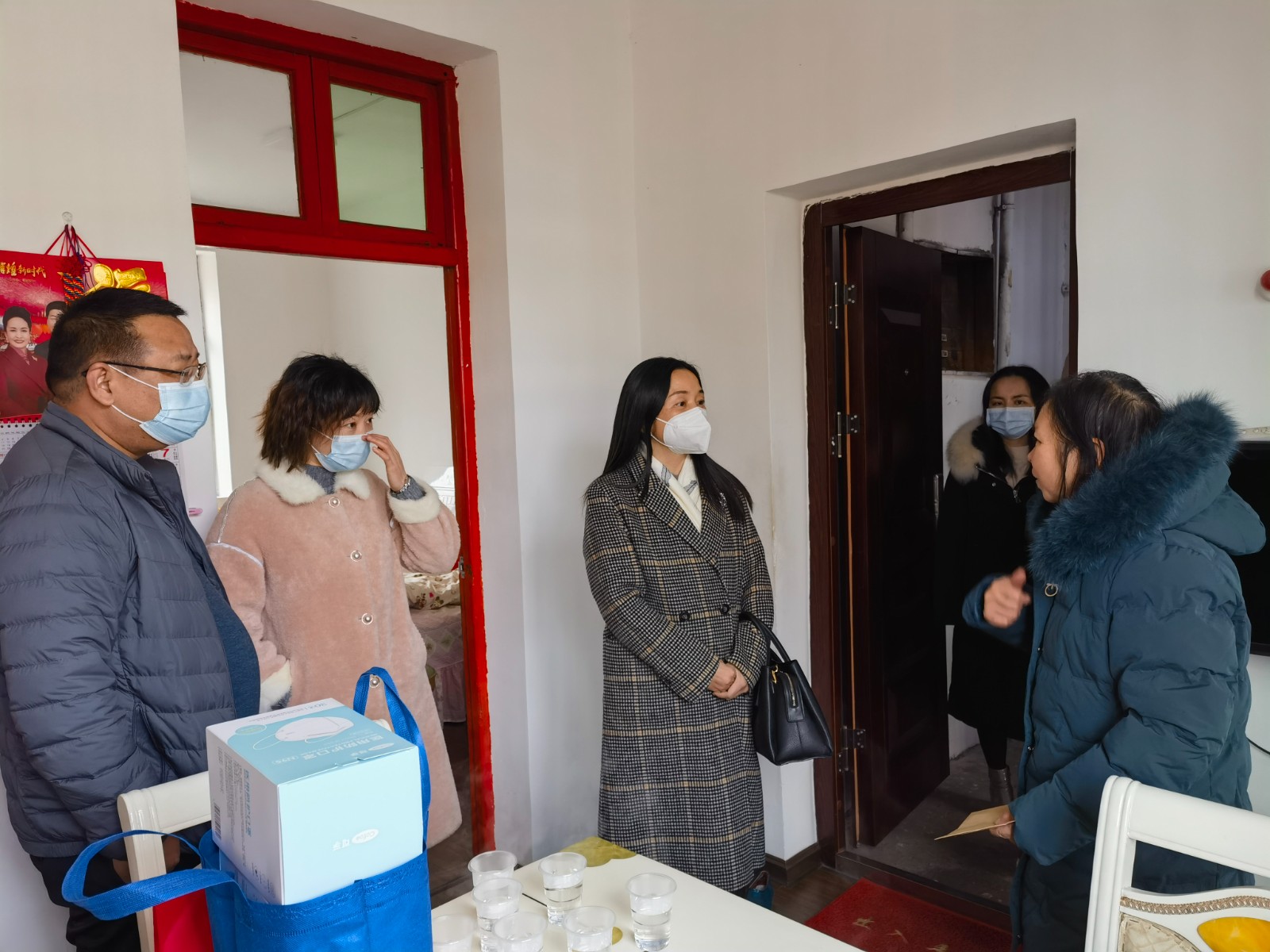 石鼓区妇联开展“巾帼送温暖，真情暖人心”春节走访慰问活动