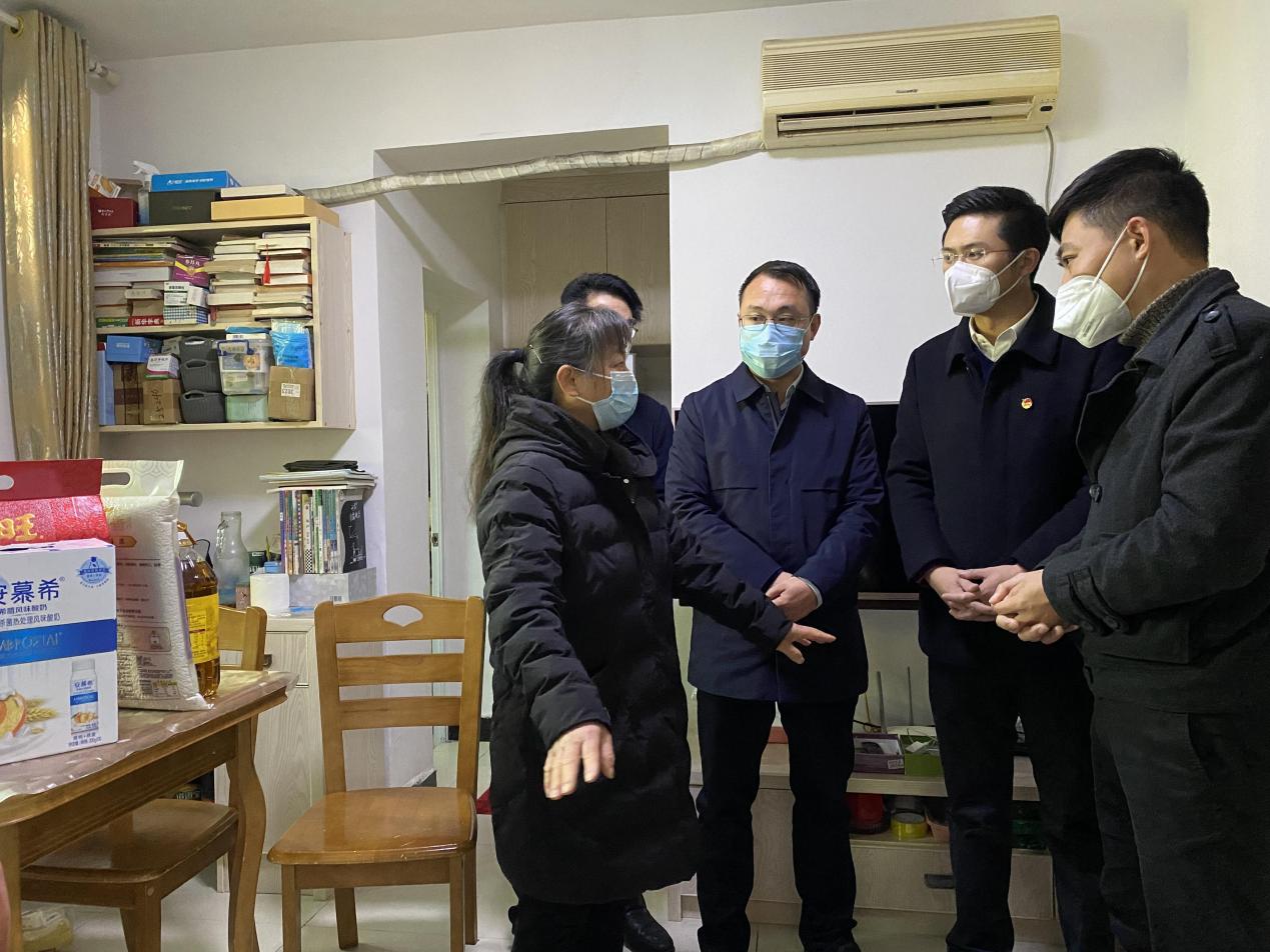 团市委赴石鼓区慰问困难团员青年