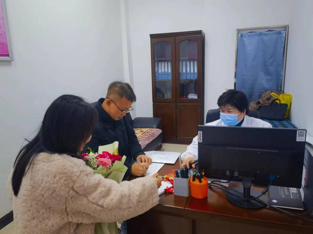 浪漫情人节，石鼓妇幼婚检牵手服务在一线