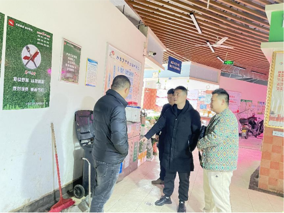 石鼓区市场监督管理局开展农贸市场创文公益广告专项检查