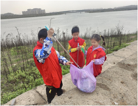 合江街道：合江套社区新时代文明实践站开展“保护母亲河”志愿服务活动