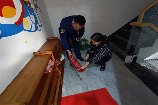 石鼓区消防救援大队开展校外托管机构消防安全专项检查
