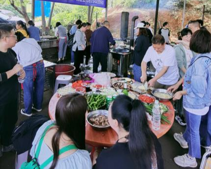 石鼓区中医正骨开展“美食美刻“烹”燃心动”美食烹饪活动
