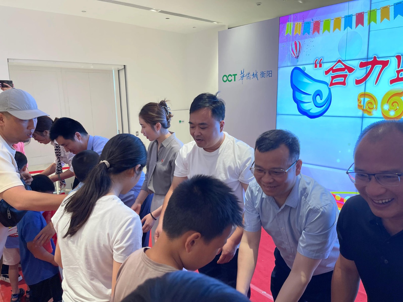 石鼓区开展关爱困境儿童活动
