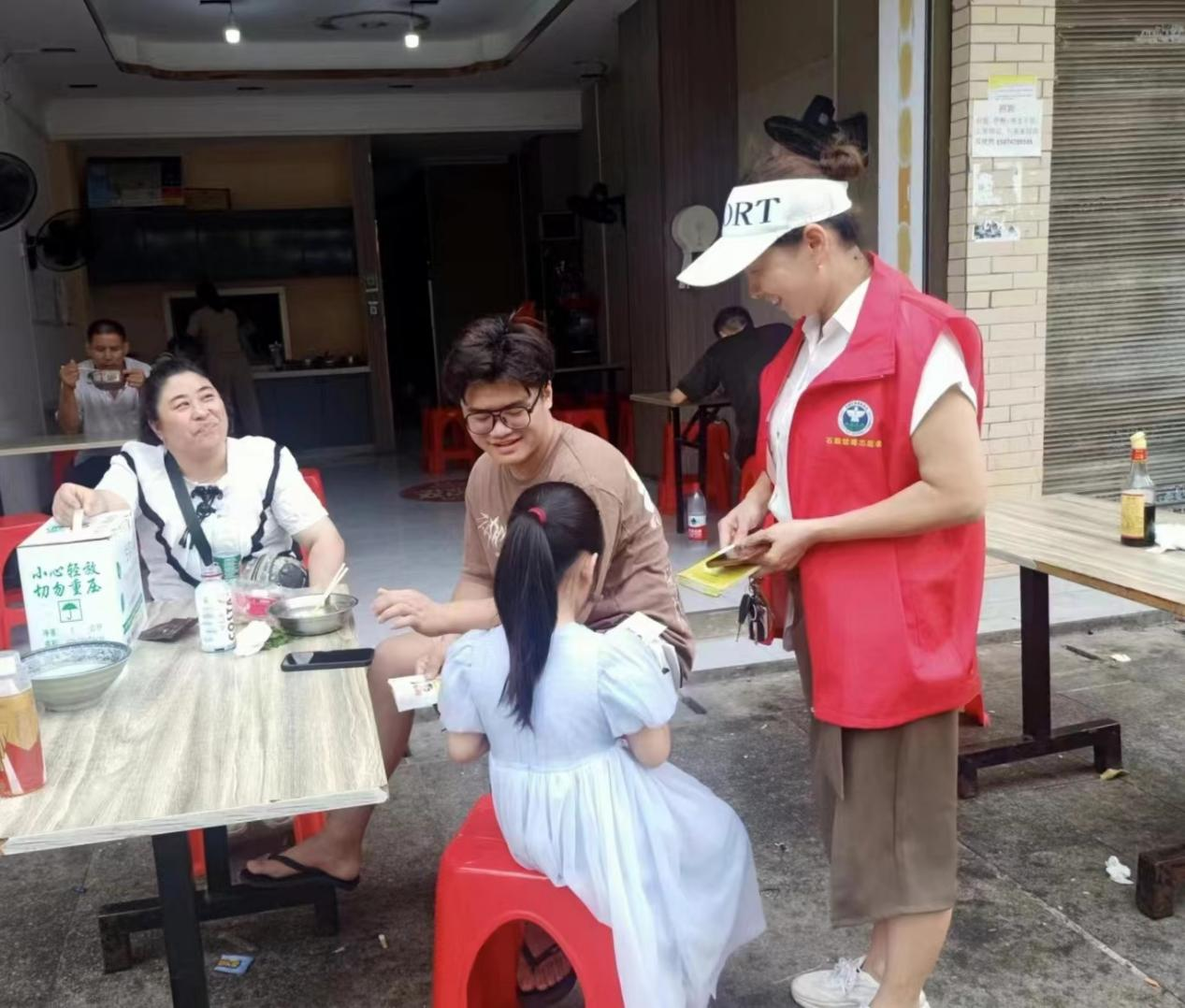 合江街道江雁社区开展防溺水上户宣传教育活动