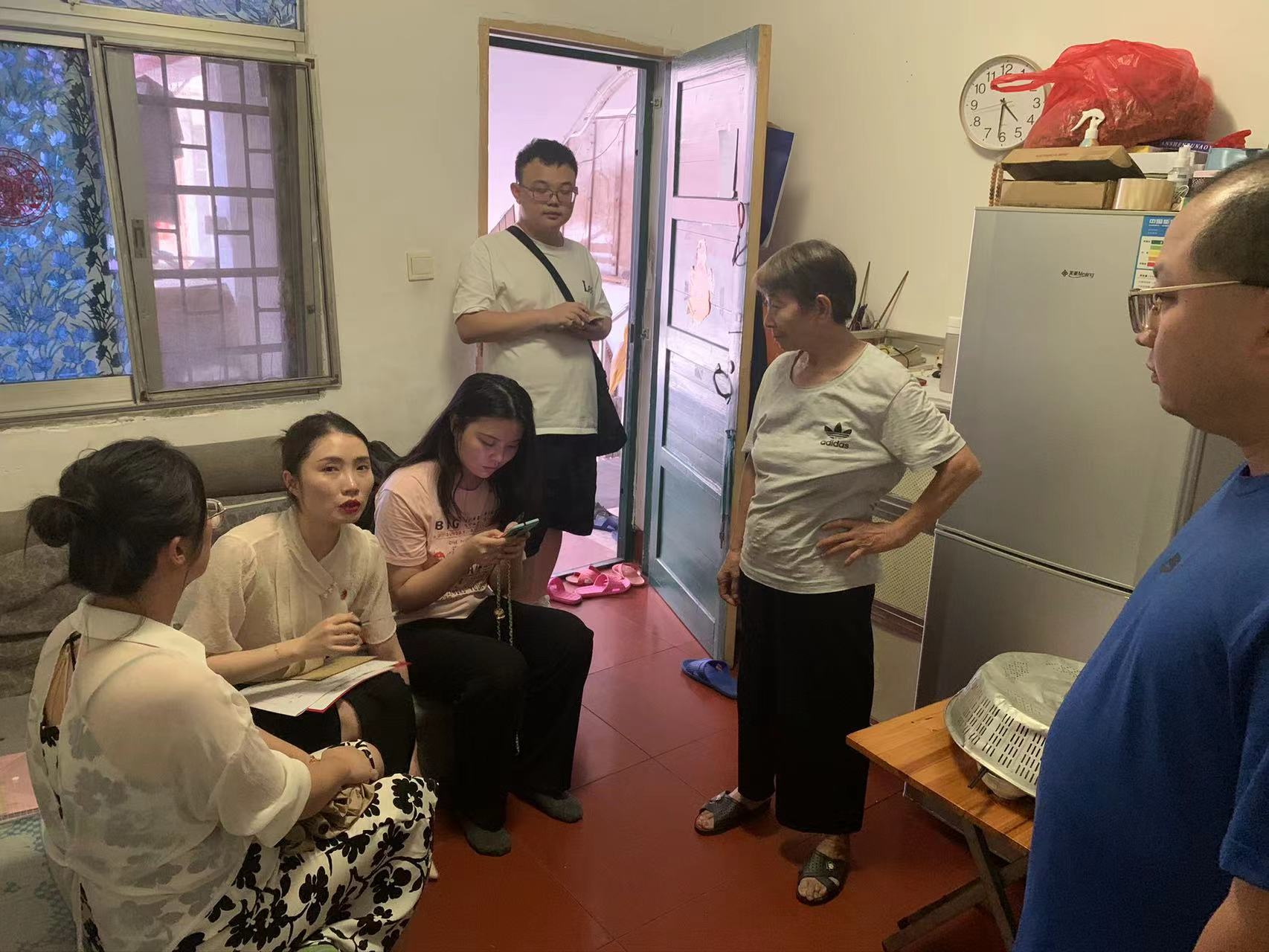 青山街道：团区委深入青山街道走访慰问困难学生