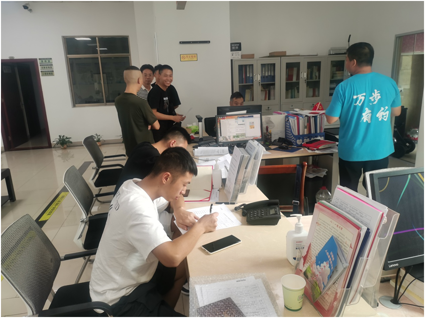 石鼓区退役军人事务局为返乡退役老兵提供暧心服务