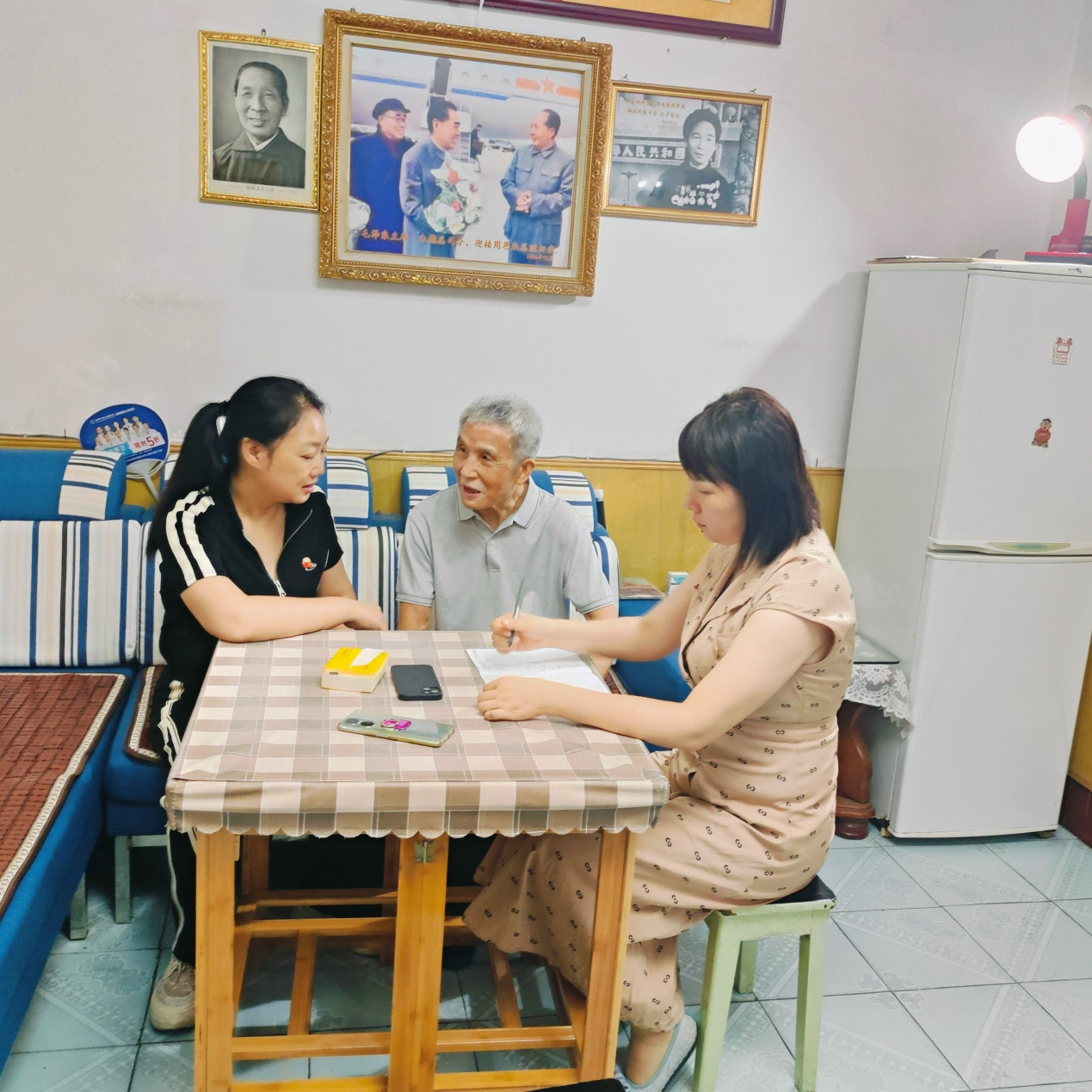 青山街道：西湖新村社区退役军人服务站开展“情暖老兵  守护光明”公益活动