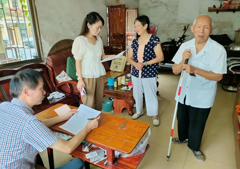 五一街道开展持证残疾人动态更新工作