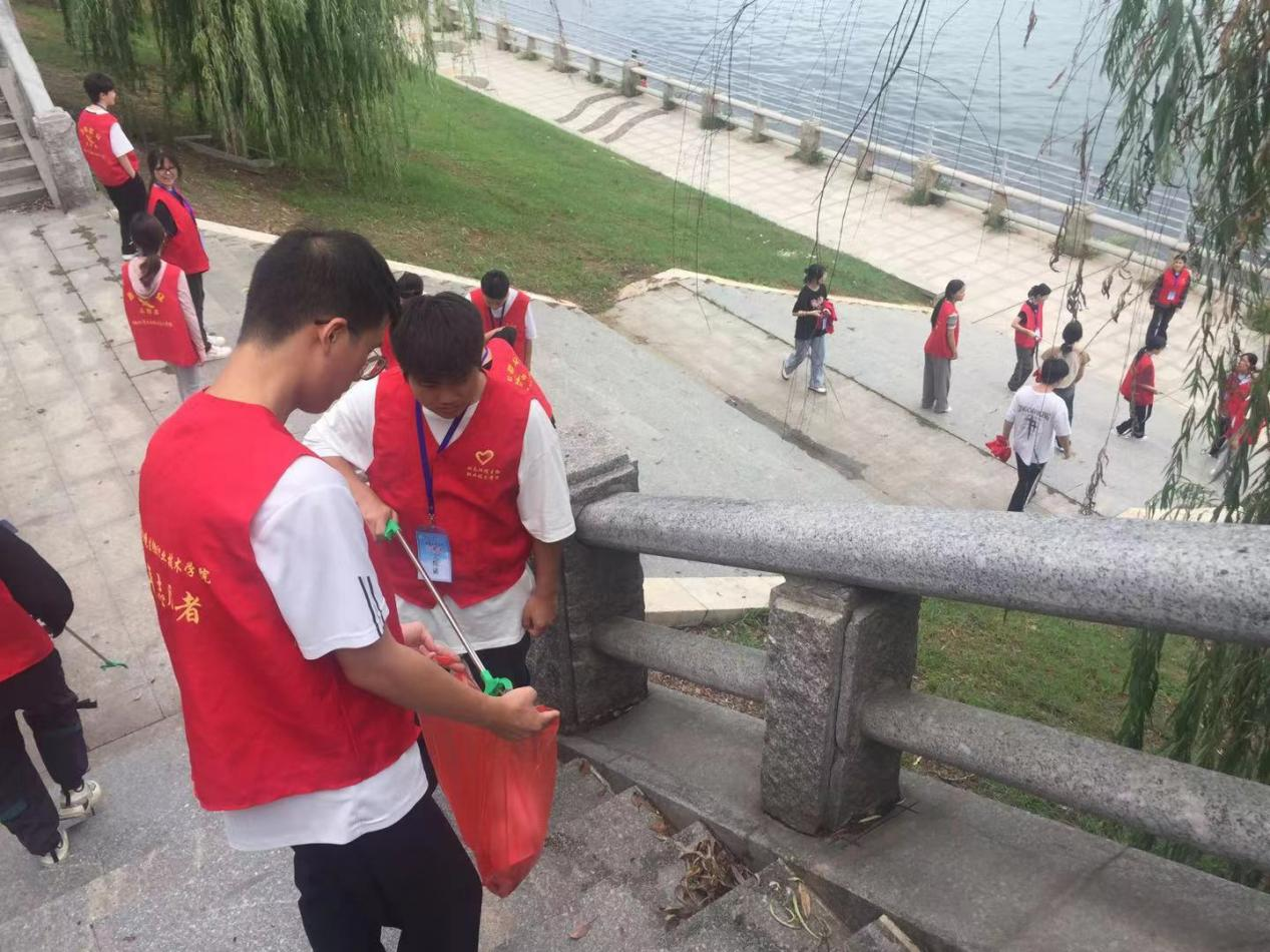 潇湘街道石鼓社区：共护一江清水，青春传递力量