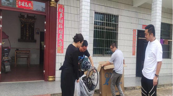 角山镇：开展“真情关爱残疾人，发放辅具暖人心”活动