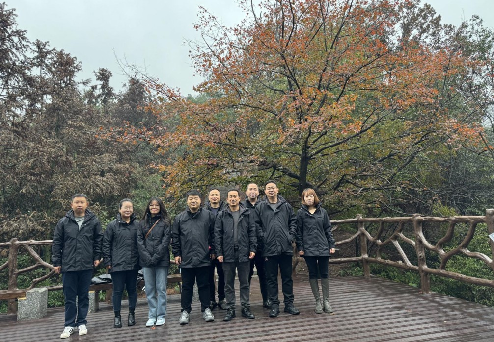 雨中奔赴雨母山，建功立业再出发