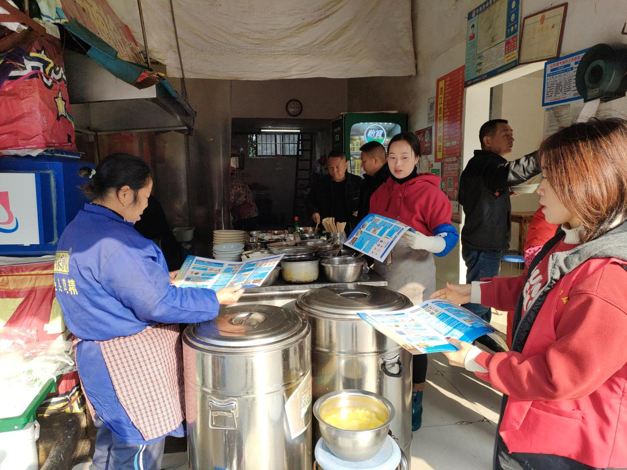 柏树嘴社区：筑牢安全“防线”，守住风险“底线”