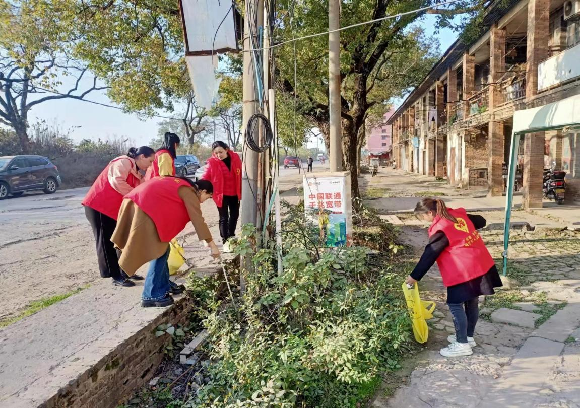 合江街道：江雁社区开展“垃圾分类树新风，文明创建我先行”志愿者服务宣传活动