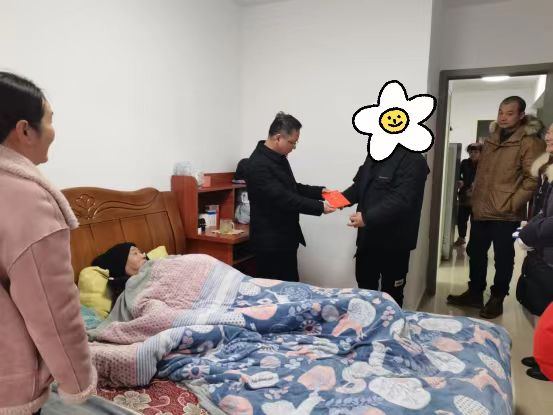寒冬凛冽，温暖于心 ——五一街道建设村春节前夕走访慰问生活困难党员