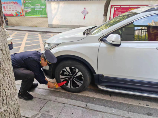 五一街道：城管严执法，消防通道变畅通