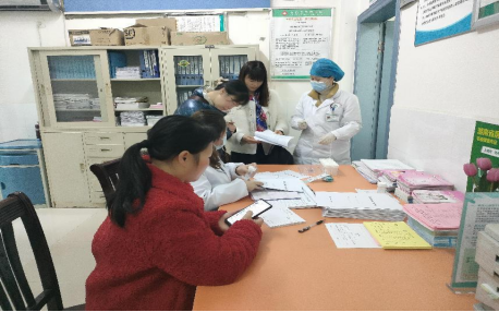 五一街道妇联组织开展免费两癌筛查活动