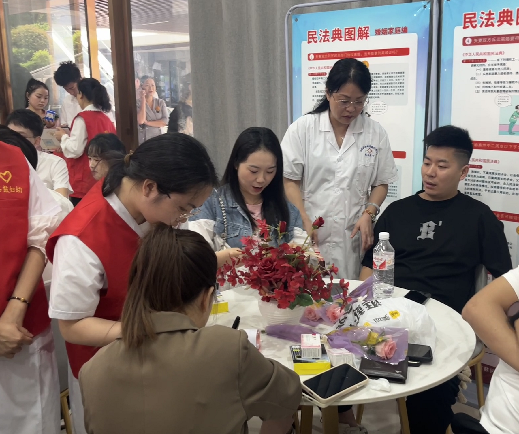 石鼓妇幼开展免费婚检“一站式服务”