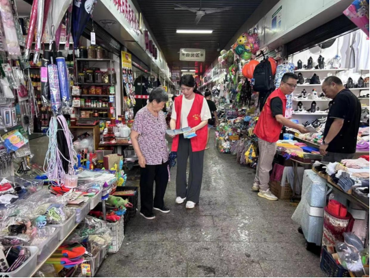 五一街道建设村：入户走访勤宣传，禁毒知识进万家