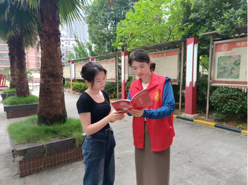 五一街道畔湖路社区：家门口就业 让幸福更安稳